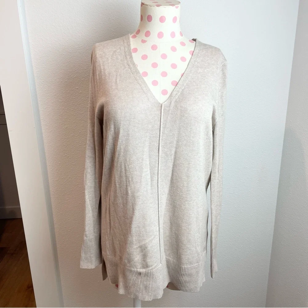 Old Navy Women’s V-Neck Sweater Small Blush Pink